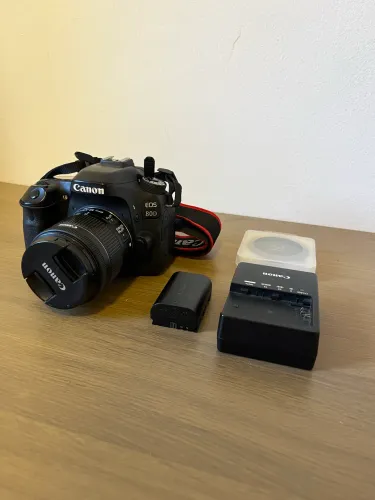 Canon 80D + Lente 18-55 (kit) + filtro ND + carregador e bateria