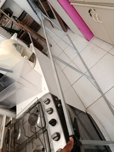 Uma grade para placa e metalon 2,30 por 80