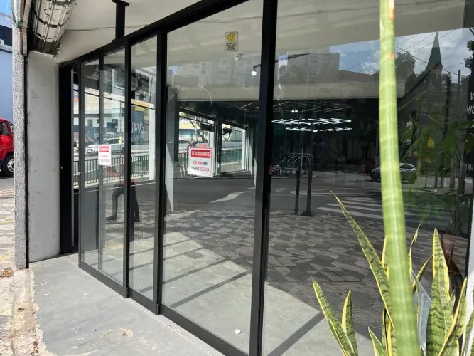 Portas de correr com vidros - linha Suprema