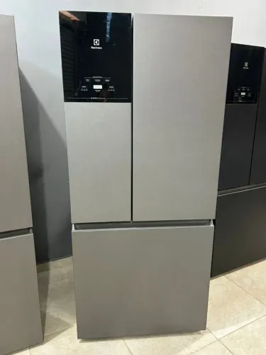 Electrolux IM8S - 590L 220v - Plotada Cinza