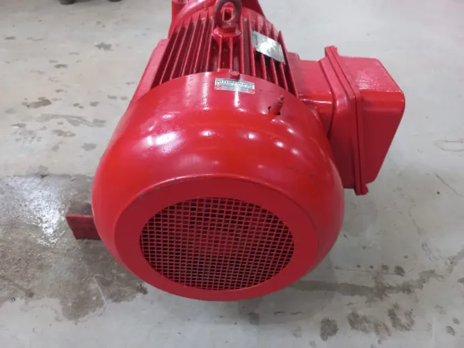 Motor de indução trifásico 75 CV 3560 rpm Marca EBERLE 