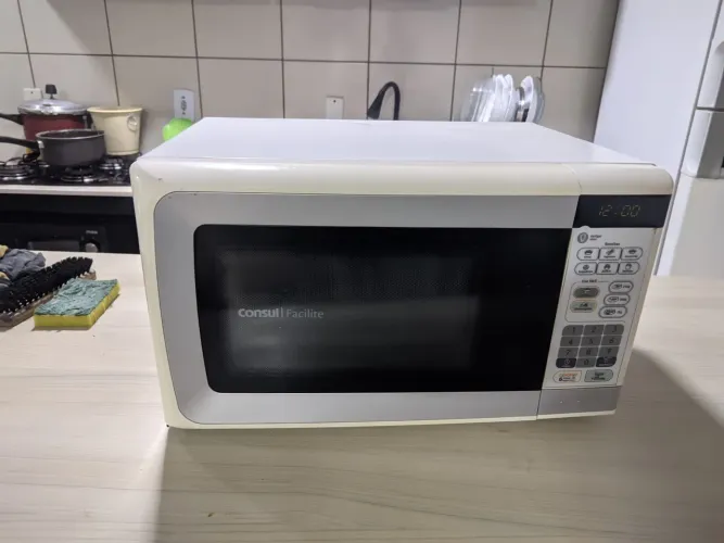 Microondas Cónsul 26L funcionando perfeitamente.