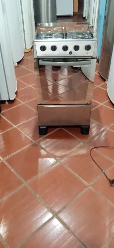 Fogão atlas de 4 bocas semi novo em inox