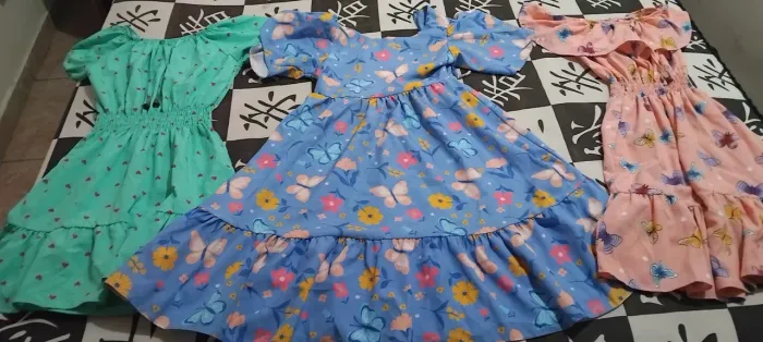 Venda de 3 vestidos festa e dia a dia,APENAS 100 REAIS OS TRÊS VESTIDOS. Aproveitem oferta