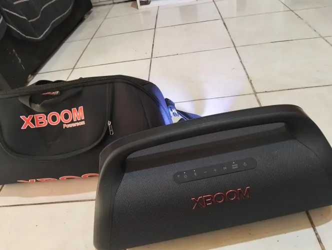 XBOOM nova tem bolsa dela pra colocar ela dentro 
