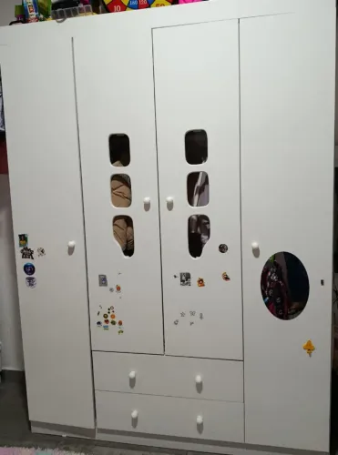 GUARDA ROUPA E COMODA INFANTIL