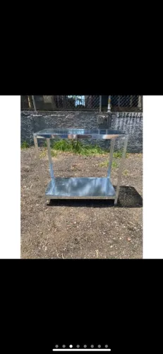 Mesa em Aço Galvanizado com Prateleira - 90x50x85 cm