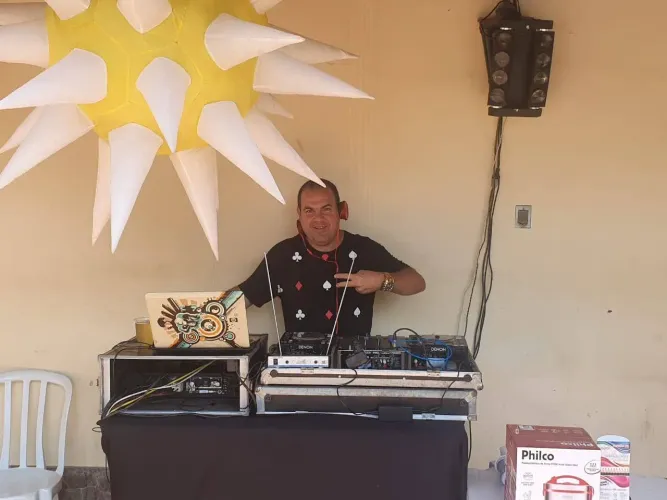 DJ SONORIZAÇAO ILUMINAÇAO TELAO e muito mais 