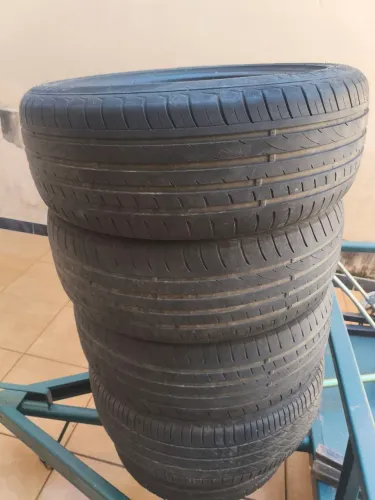 carro pneus ótimos 