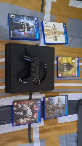 PlayStation 4 slim