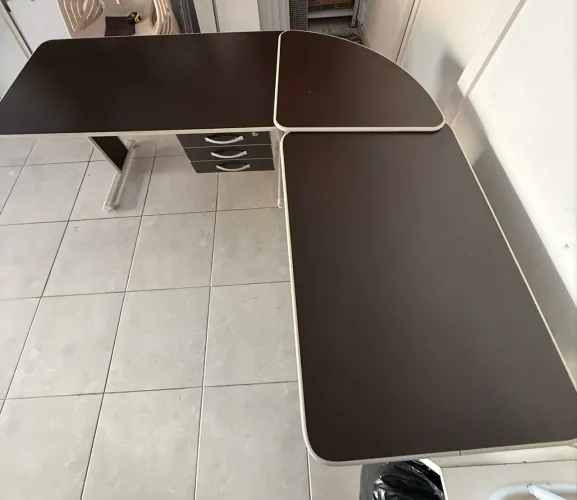 Mesa com gavetas em L - Escritolandia
