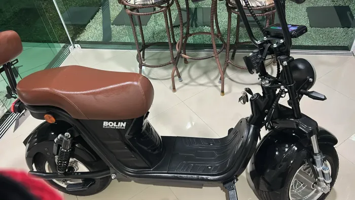 Vendo scooter elétrica X 13 2026 com 126 km ! Única dona