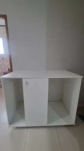 Bancada bar com espaço p Cervejeira e adega