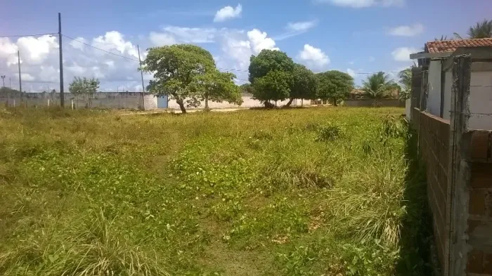 Vende-se terreno no município de Lucena PB. 11x25 contato *