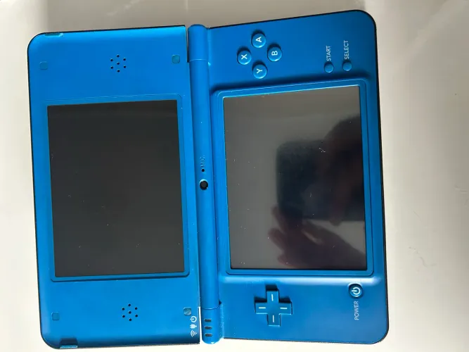 Nintendo DSi XL Azul Desbloqueado - Entrada do Carregador com Defeito