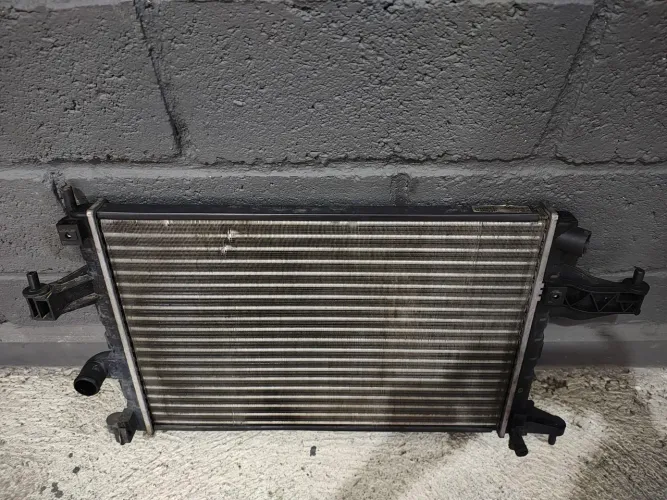 Radiador de Corsa (frente Montana)