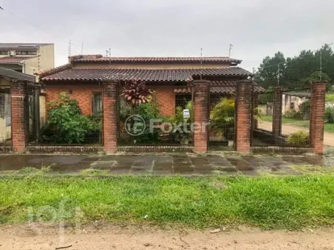 Casa com 3 quartos e 300m² à venda em Ponta Grossa, Porto Alegre.