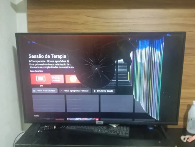 TV COM DEFEITO Na tela 