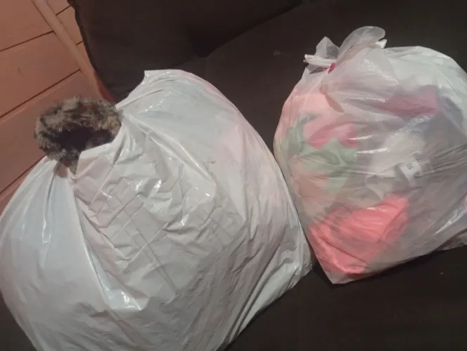Doação Roupas de menina tamanho do 5 a 8 anos roupas de inverno e verão