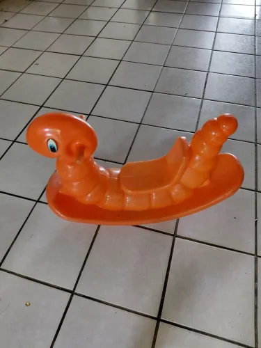Vendo Gangorra minhoquinha