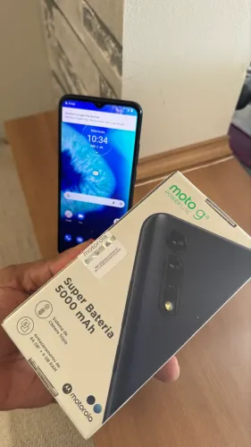 Moto G8 Power Lite