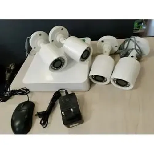 Kit de 3 câmeras usadas instaladas.