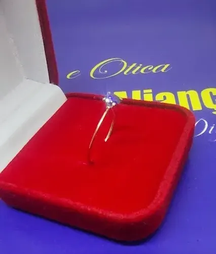 Anel Noivado Pedra Ametista Zircônia 6x4 mm Ouro 18 Kilates Peso 0.90 Gramas              