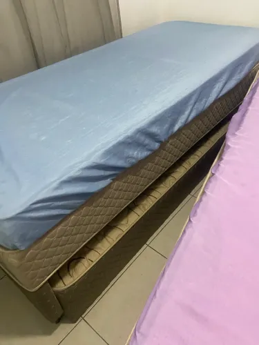 2 cama de solteiro 1 tem a auxiliar