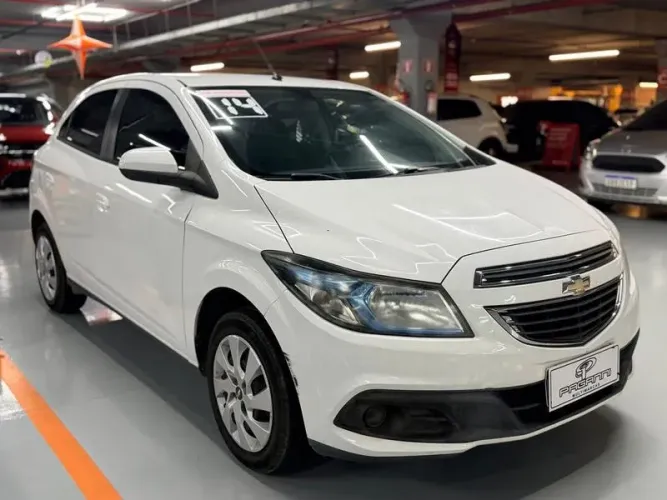 Chevrolet Onix Hatch LT 1.4 8V Flex Power Mec. 4P 2014