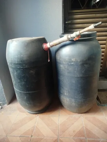 Vendo tambor 200 litros