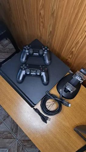 Ps4 Slim + 2 Manetes + Muitos Jogos Na Memória