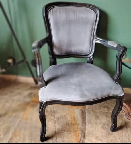 Lindas poltronas em laca preta
