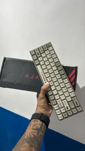 TECLADO MECÂNICO 65% AJAZZ