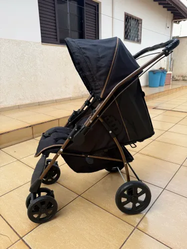 Vendo carrinho de bebê Galzerano Reversível 