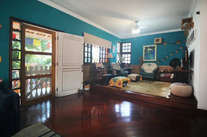 Casa para venda em Jardim Petrópolis com 4 quartos, sendo 4 suítes, 271m²