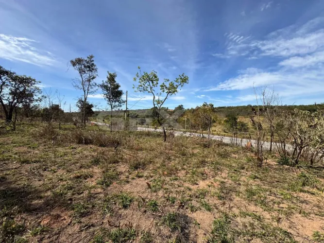 Lote à venda no Residencial Lagoa Park com 223,78 m².
