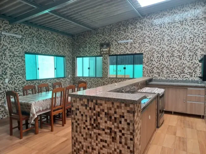 Aluga-se uma casa de 1 quarto no Condomínio Porto Rico
