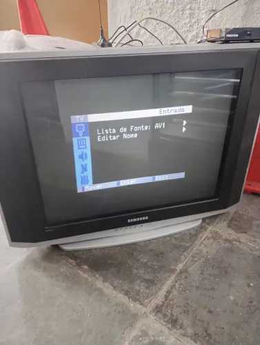 Vendo uma TV