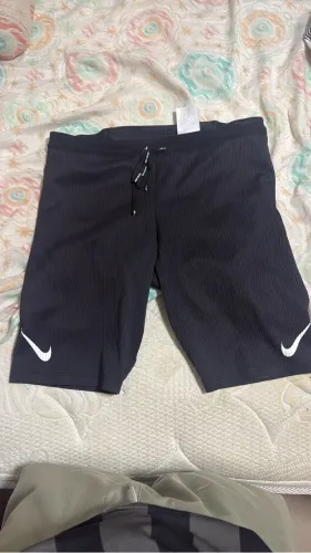 Nike Bermuda masculina Dri-FIT ADV AeroSwift 1/2 de comprimento