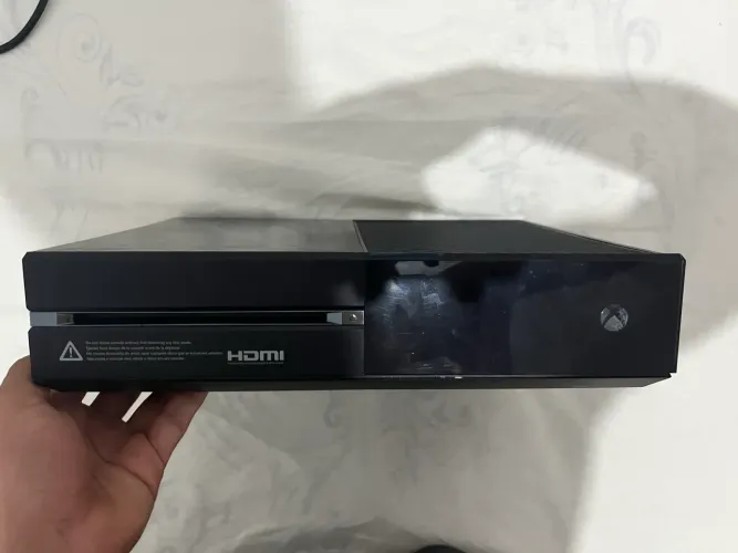 Xbox One Fat com defeito para retirada de peças ou conserto