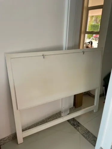 Cabeceira de cama casal em madeira laqueada