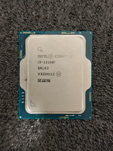 Processador Intel Core i3-12100F (LGA 1700, 3.3GHz / Turbo 4.3GHz) - Excelente Estado