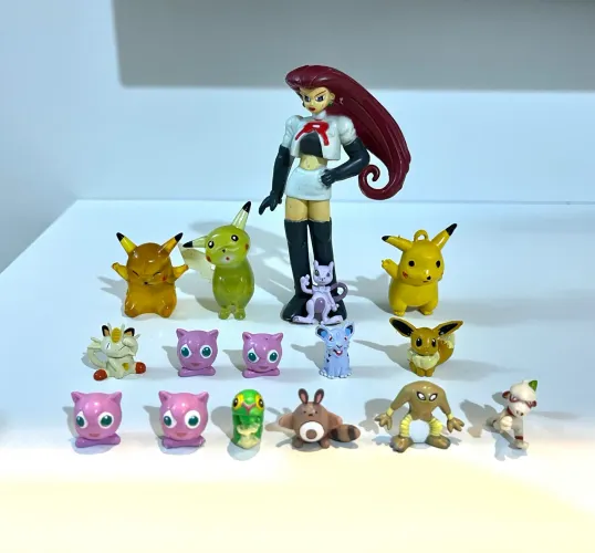 Miniaturas Pokémon + Jessie Equipe Rocket