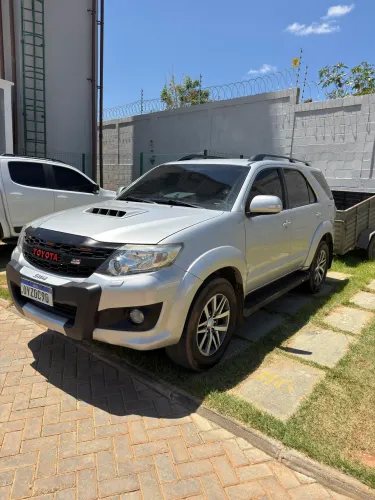 Toyota Hilux SW4 SRV D4-d 4X4 3.0 TDI Dies. AUT 2015