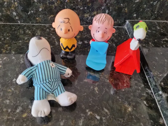Lote com 4 brindes McDonald's - Snoopy / Charlie Brown 