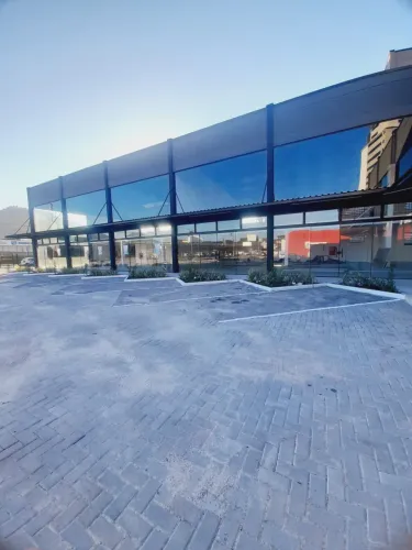 Sala Comercial Nova no Open Biguaçu 102,48m² - Centro