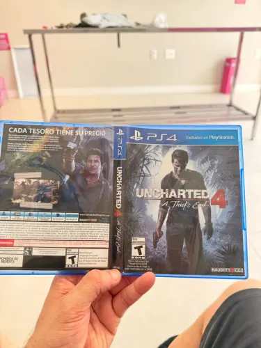 uncharted 4 PS4 fisico