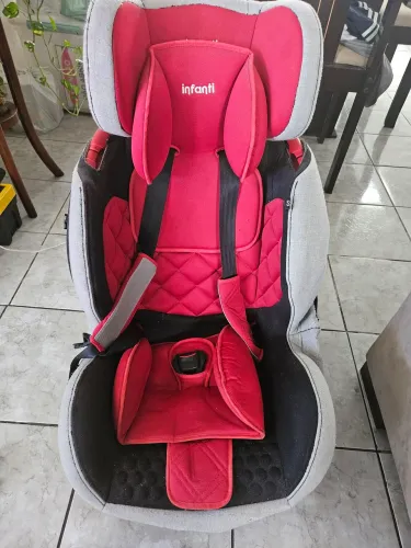 Cadeirinha de automóvel