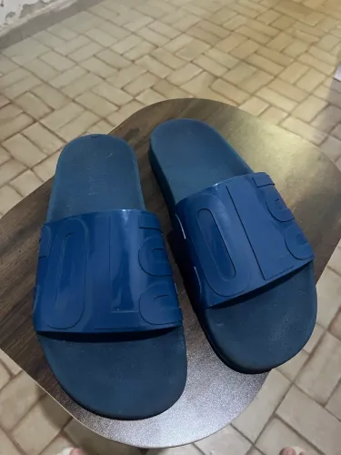 Sandália slide Colcci