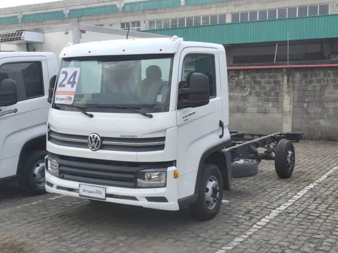 VW|Delivery Express+|Disponível baú 4,30M